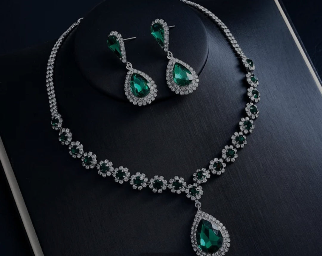 Emerald Green Crystal Necklace & Earrings Set