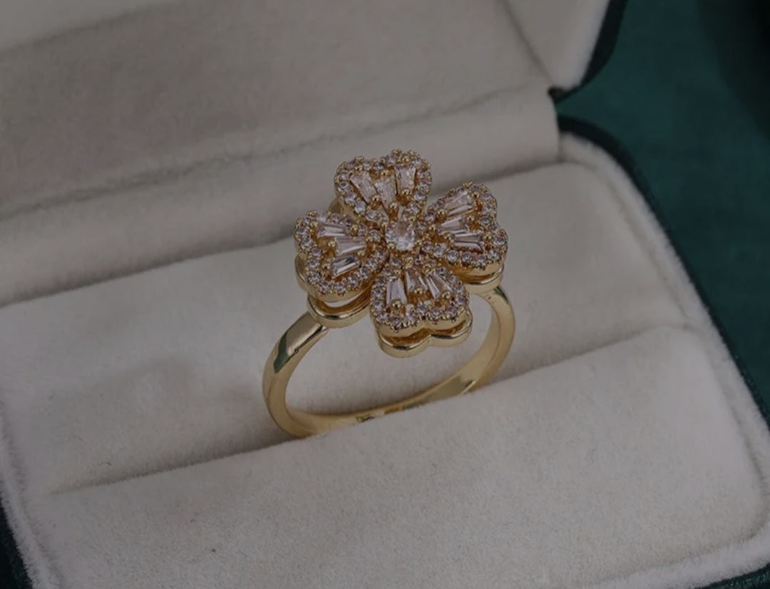 Lucky Heart Rotatable Ring